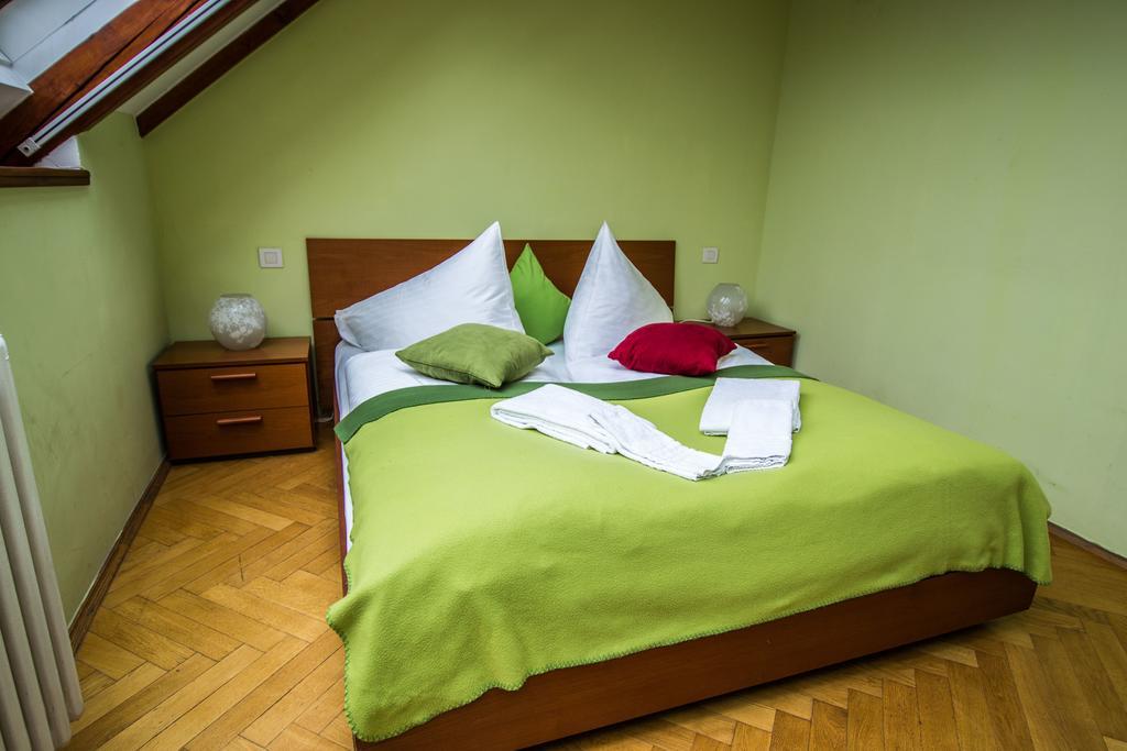 Ruterra Red Roofs View With Garage Apartamento Praga Exterior foto